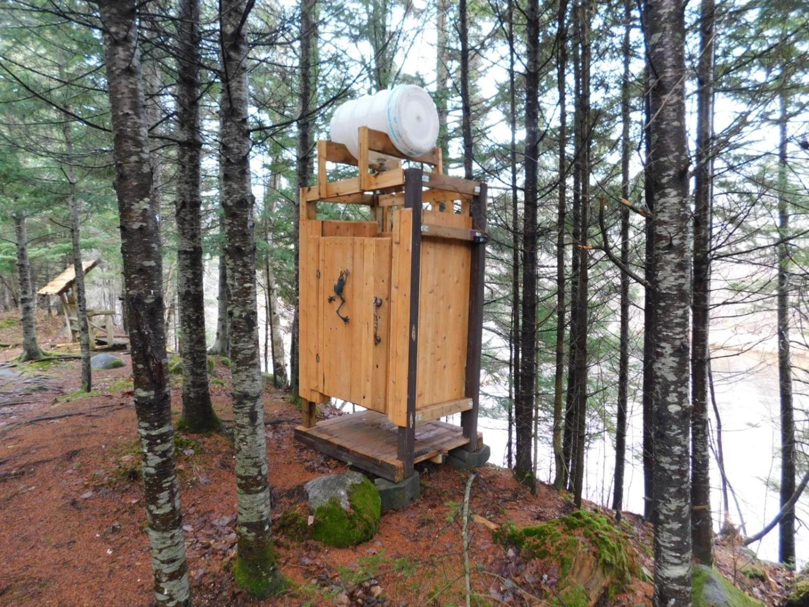 생로만 Aux Tipis De La Riviere Sauvage 빌라 외부 사진