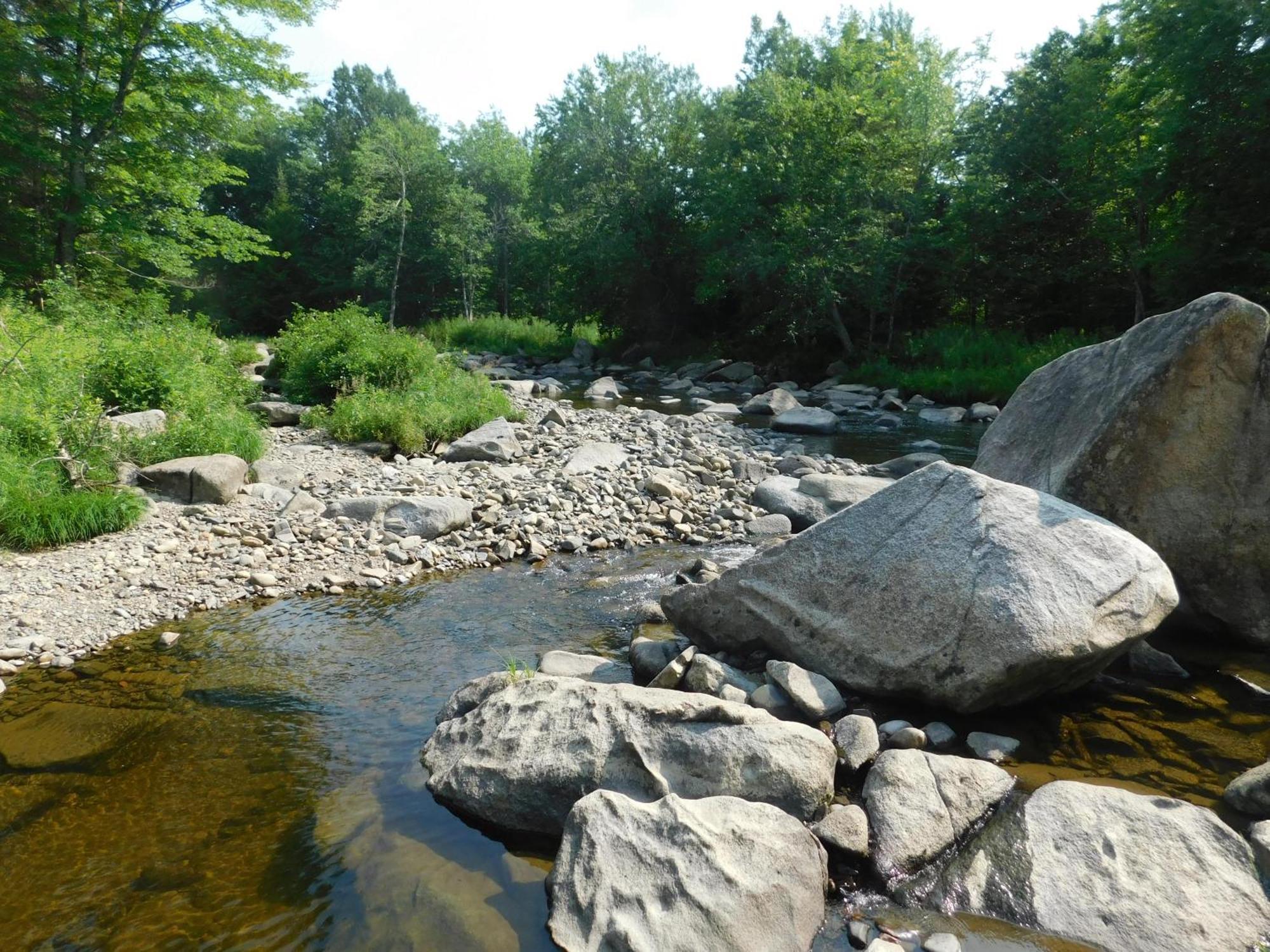 생로만 Aux Tipis De La Riviere Sauvage 빌라 외부 사진