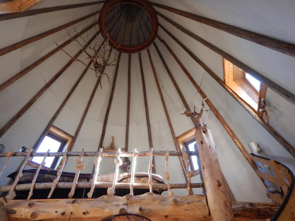 생로만 Aux Tipis De La Riviere Sauvage 빌라 외부 사진