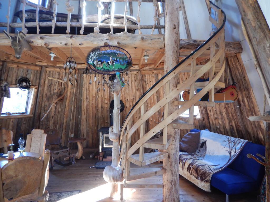 생로만 Aux Tipis De La Riviere Sauvage 빌라 외부 사진