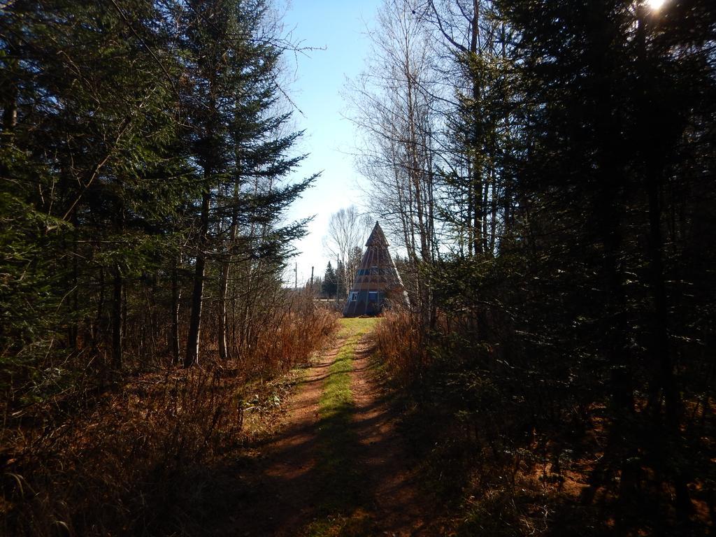 생로만 Aux Tipis De La Riviere Sauvage 빌라 외부 사진