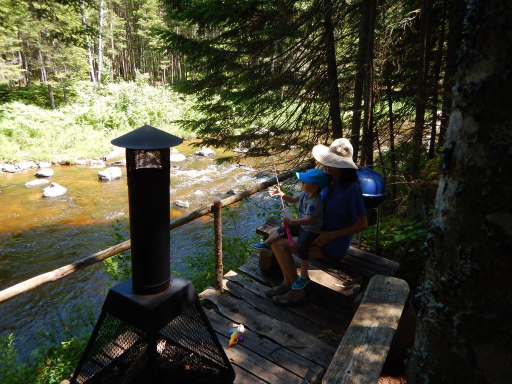 생로만 Aux Tipis De La Riviere Sauvage 빌라 객실 사진