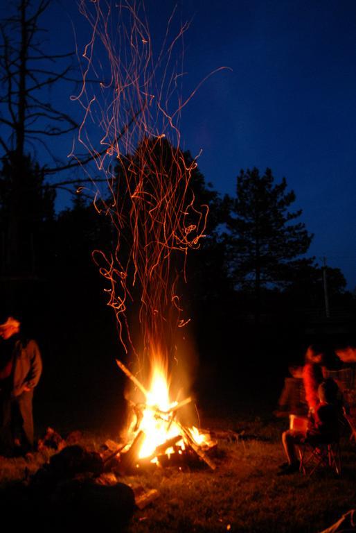 생로만 Aux Tipis De La Riviere Sauvage 빌라 외부 사진