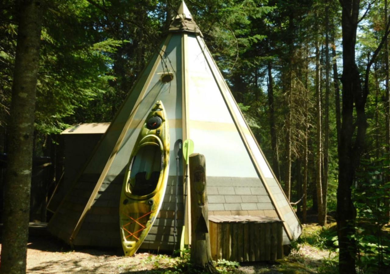 생로만 Aux Tipis De La Riviere Sauvage 빌라 외부 사진